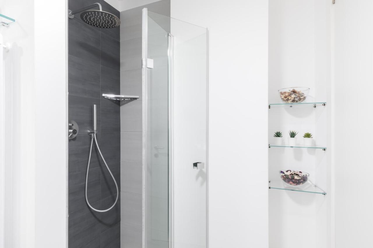 Apartamento Amoretti Apartment, 6 Persone, 3 Camere, 2 Bagni, Balcone, Wi-fi, Metro B Monti Tiburtini *