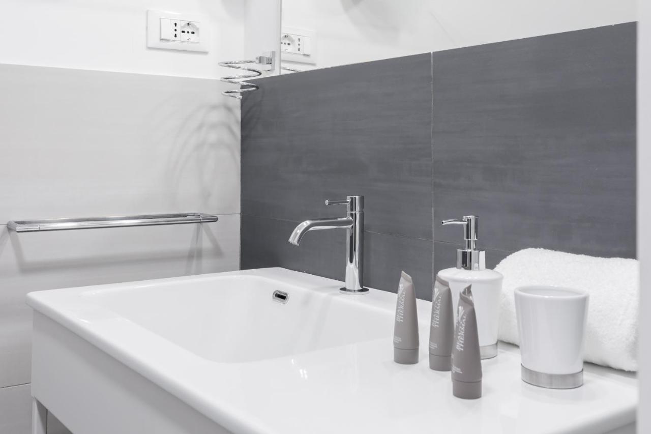 Apartamento Amoretti Apartment, 6 Persone, 3 Camere, 2 Bagni, Balcone, Wi-fi, Metro B Monti Tiburtini *