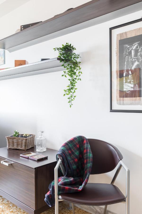 Apartamento Amoretti Apartment, 6 Persone, 3 Camere, 2 Bagni, Balcone, Wi-fi, Metro B Monti Tiburtini Roma
