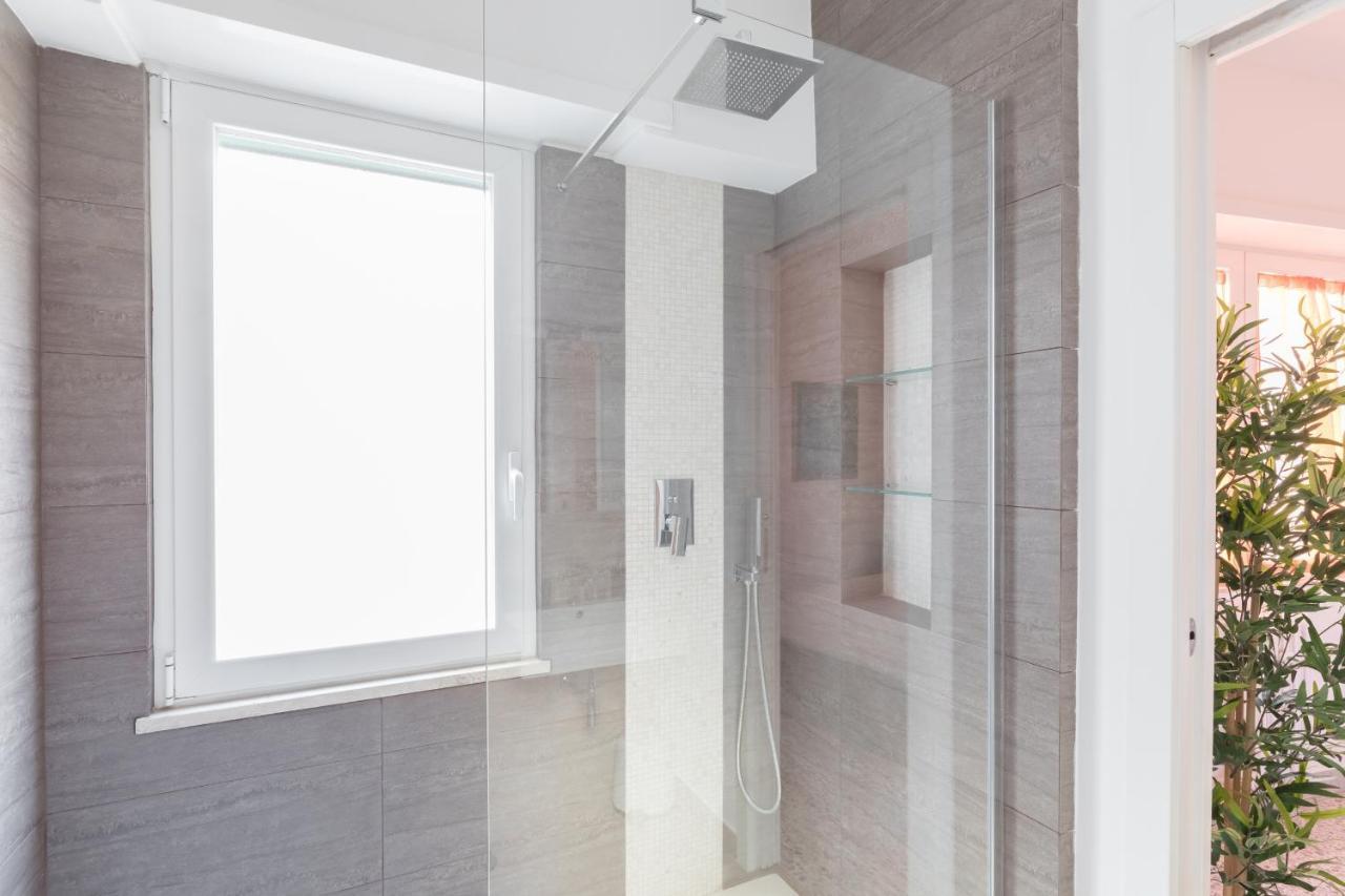 Amoretti Apartment, 6 Persone, 3 Camere, 2 Bagni, Balcone, Wi-fi, Metro B Monti Tiburtini Apartamento *