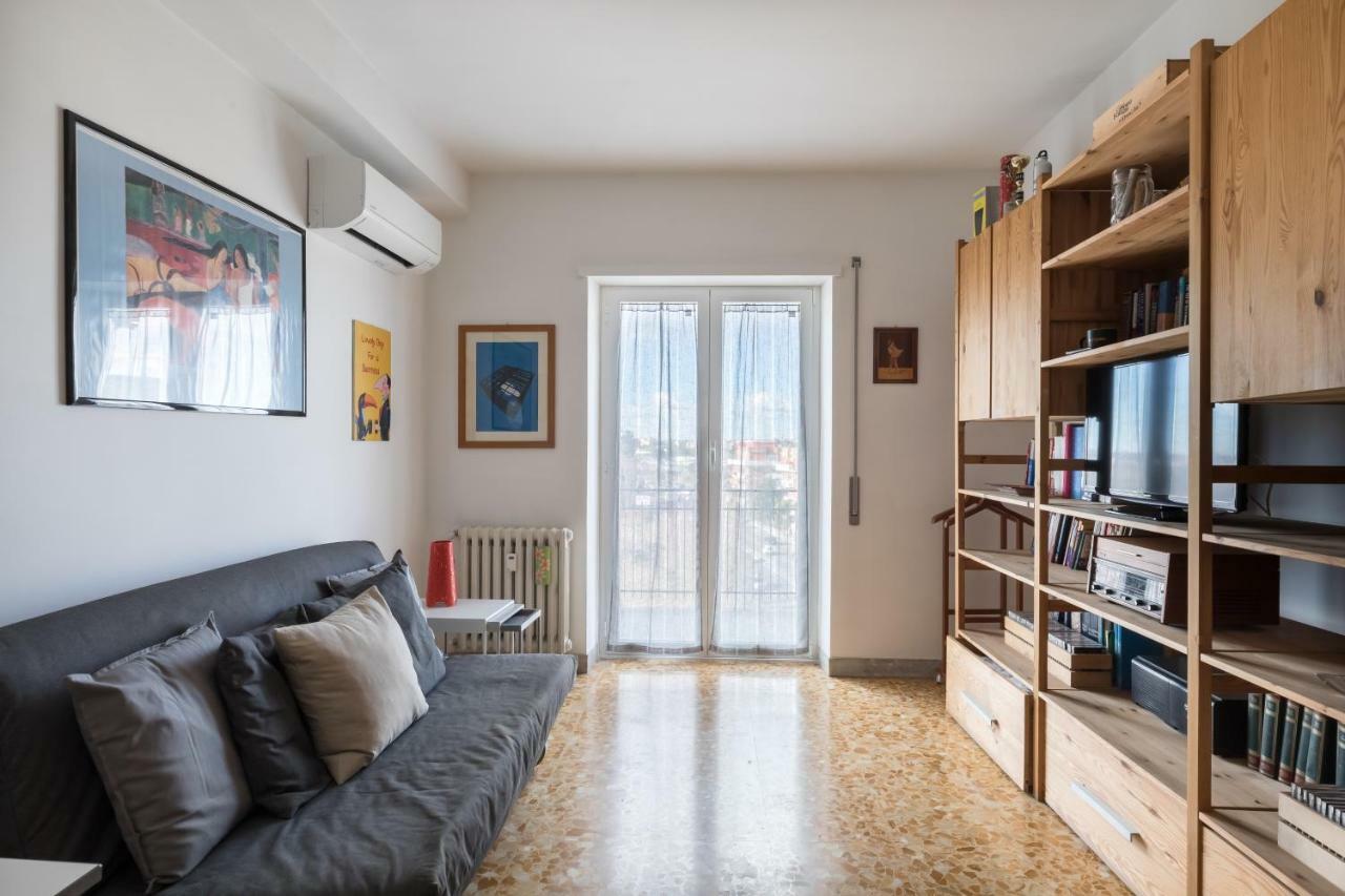 Amoretti Apartment, 6 Persone, 3 Camere, 2 Bagni, Balcone, Wi-fi, Metro B Monti Tiburtini Apartamento